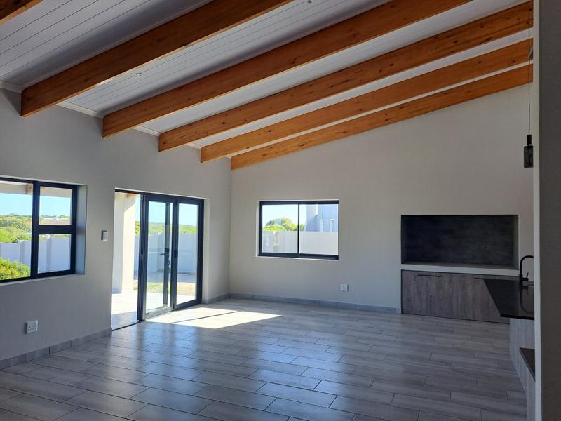 4 Bedroom Property for Sale in Pearly Beach Western Cape
